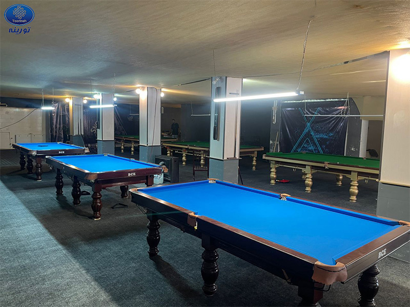 Использование затеняющей сетки бежевого (кремового) цвета в игровых кафе для благоустройства и покрытия открытых пространств